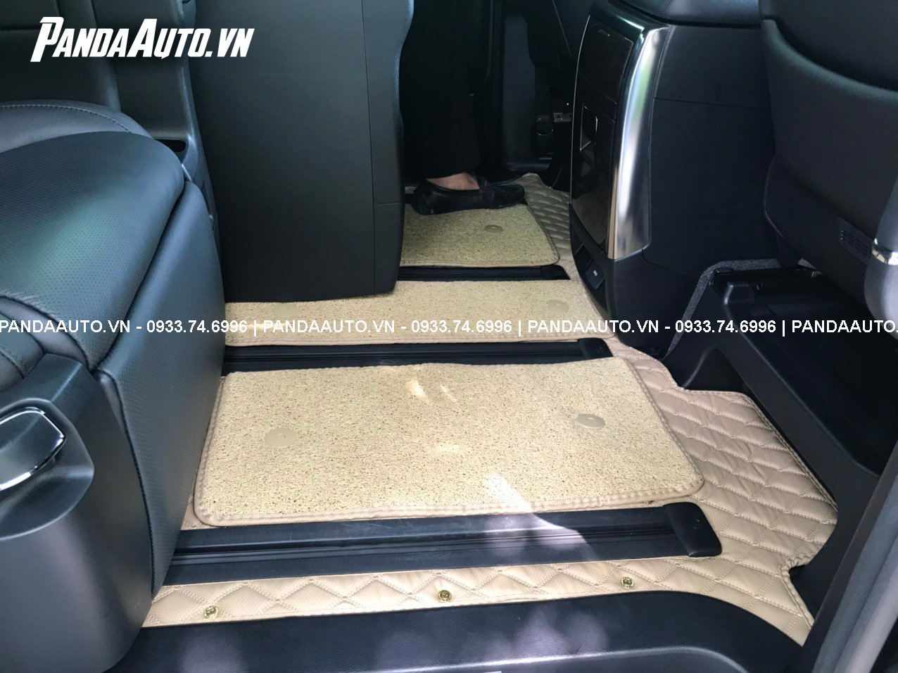 tham-lot-san-xe-o-to-toyota-alphard-hang-ghe-hai